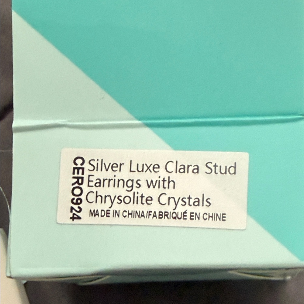 Origami Owl White Pearl Azore and Silver Bracelets Clara Club Stud Earrings - Picture 6 of 7
